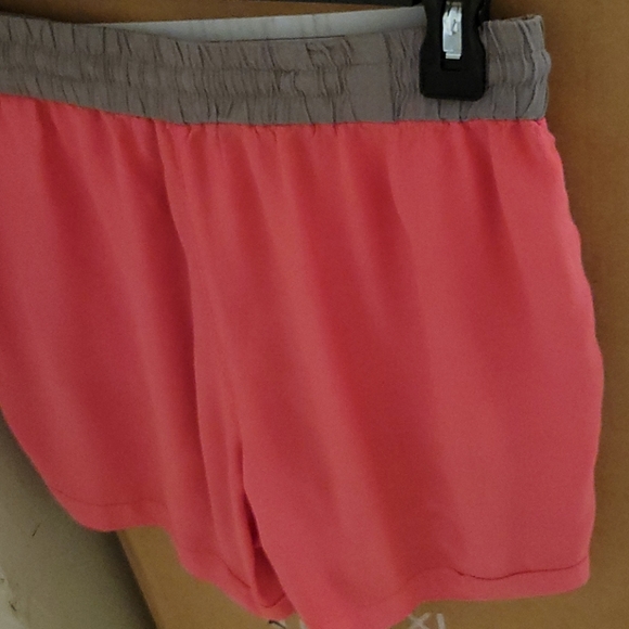 JCREW STRETCH WOMEN'S SHORT SIZE 2 - Picture 12 of 16